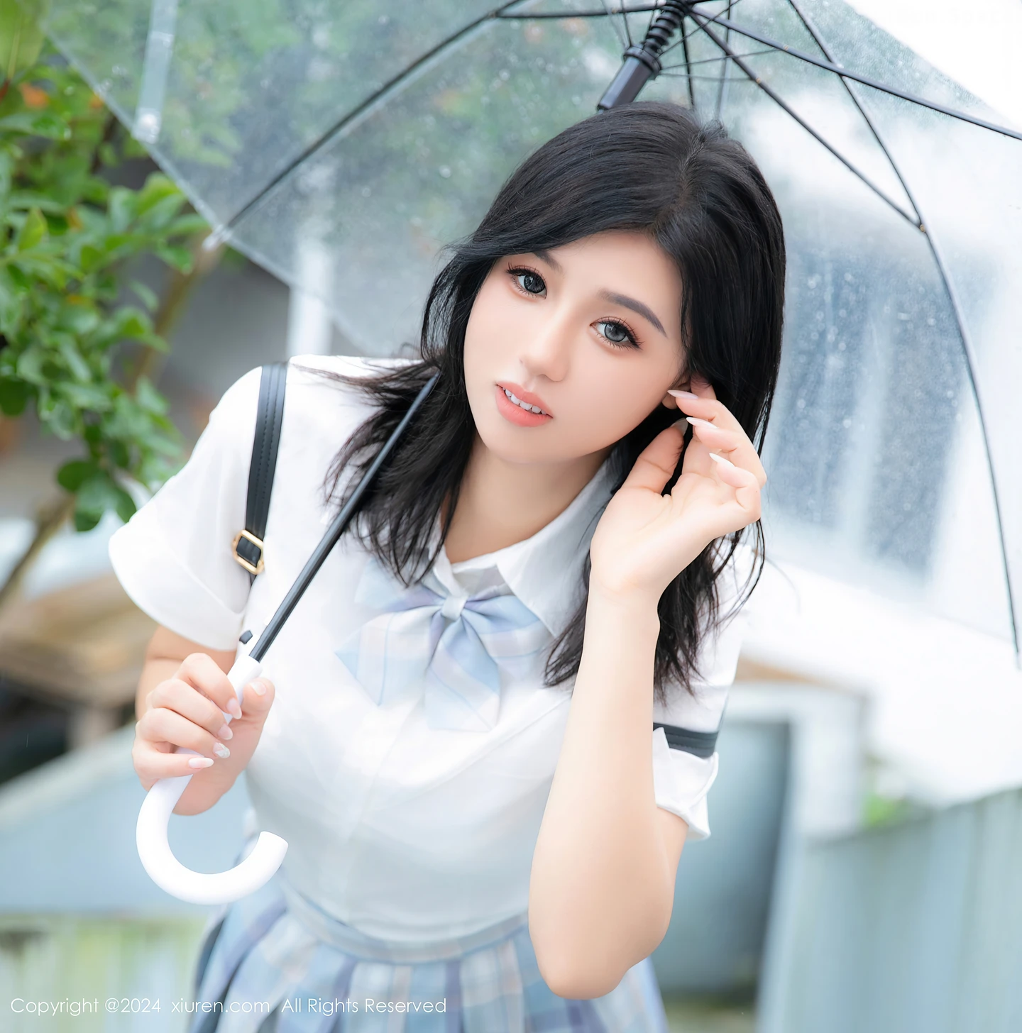 图片[6]-[XiuRen秀人网]VOL.8759 模特金小依性感白色学生装配超薄黑丝半脱秀火辣身材诱惑写真90P-秀人网官方网站